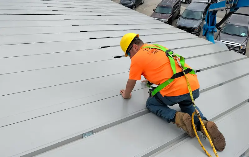 Installing panel caps on the Tandem®300™