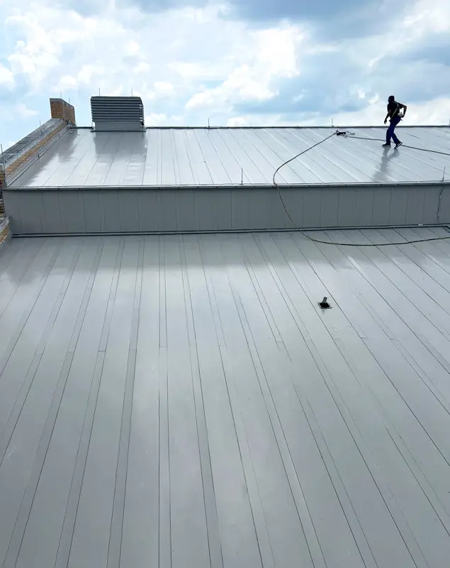 Tandem®300™ Roof and Wall System